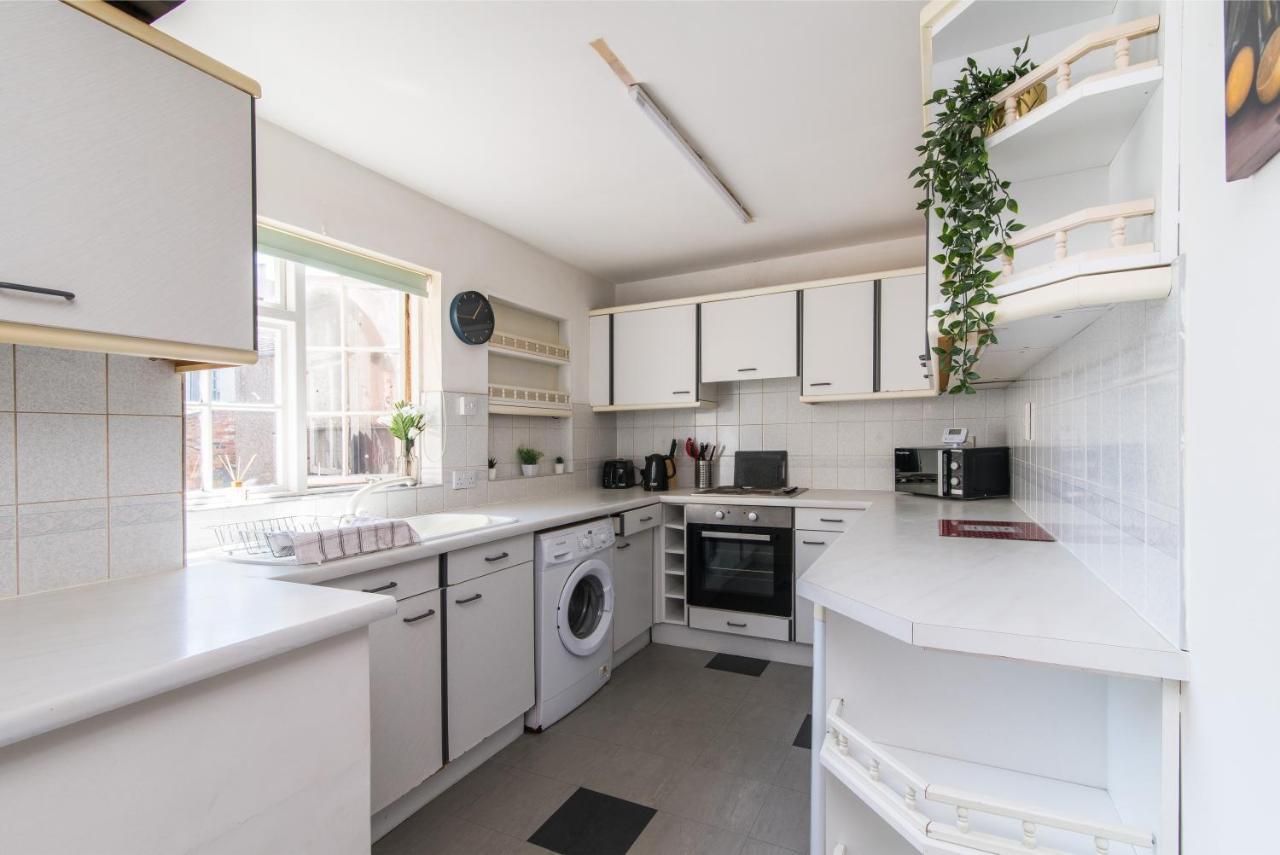 Characterful 2 Bed Apartment - Spacious & Comfy Castle Donington Eksteriør billede