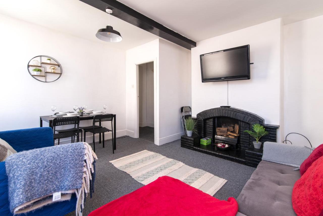 Characterful 2 Bed Apartment - Spacious & Comfy Castle Donington Eksteriør billede